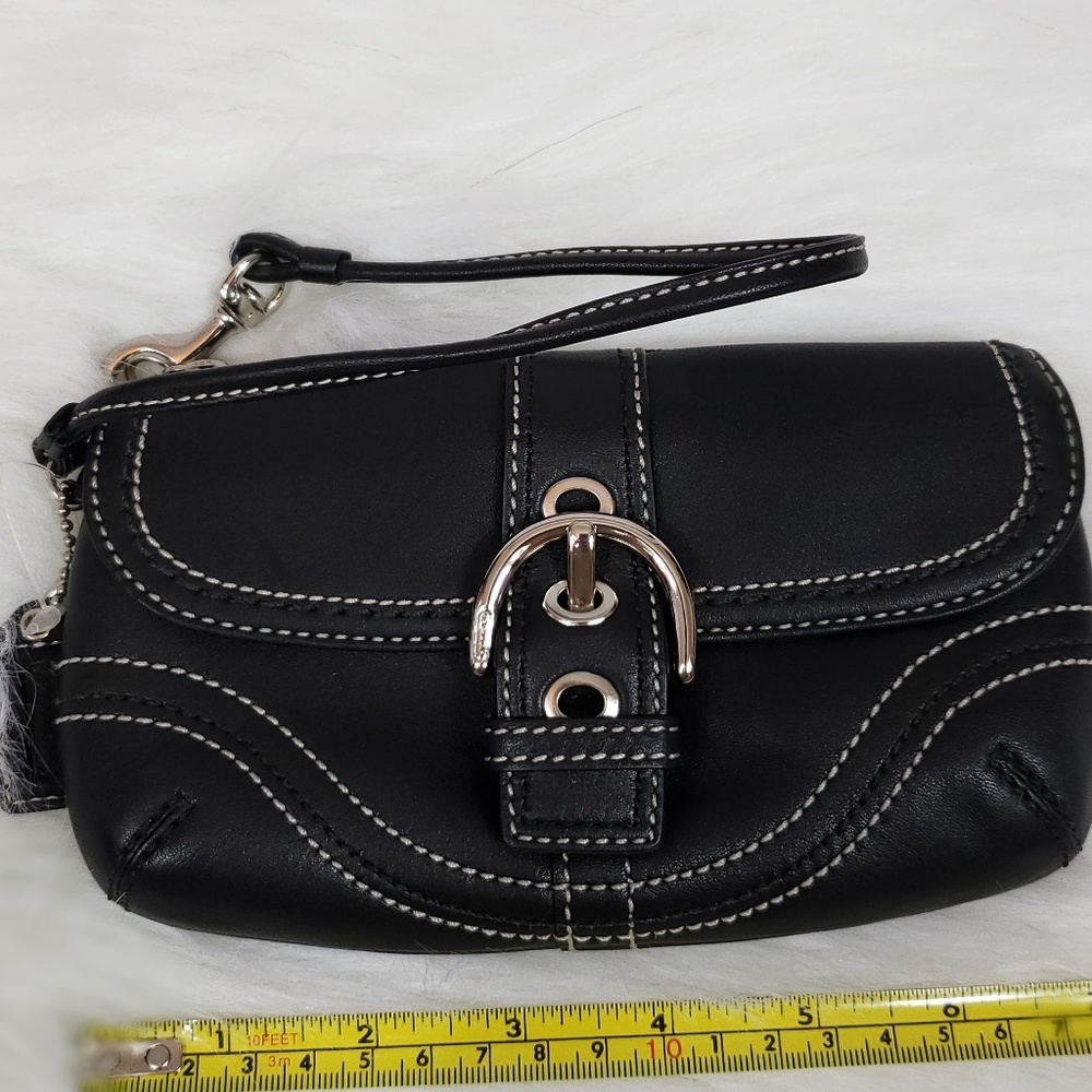 NWOT Coach wristlet
